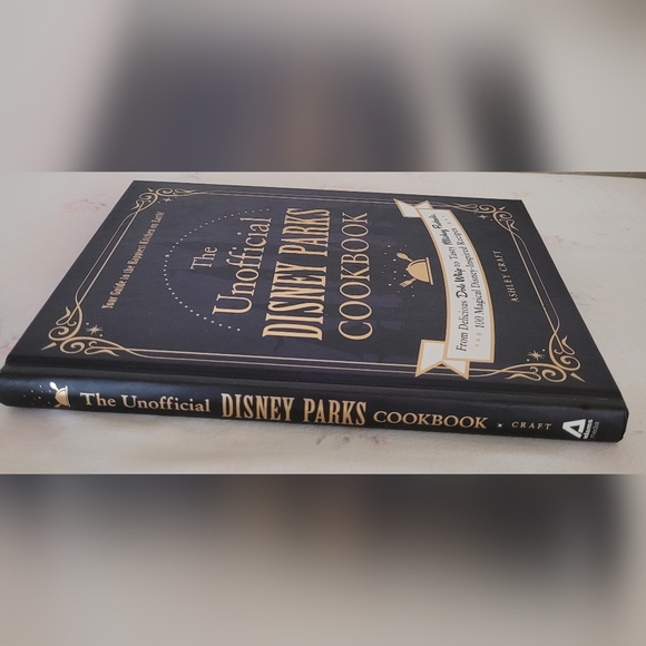 The Unofficial Disney Parks Cookbook - Picture 4 of 9